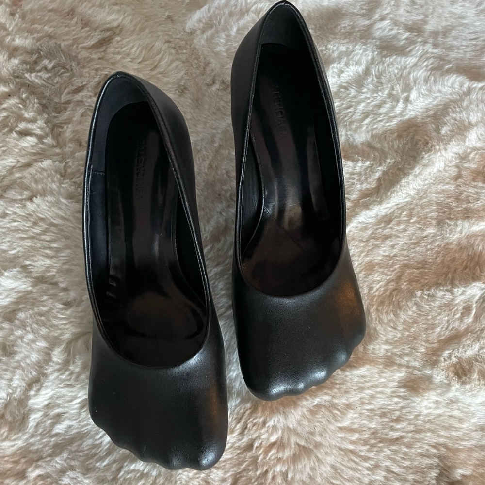 Black toe shoes size 40 size or US 9
